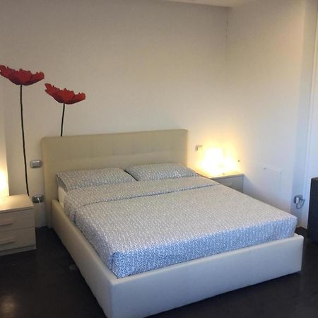 Studioappartement Rose 2 In Ντεζεντσάνο ντελ Γκάρντα Εξωτερικό φωτογραφία